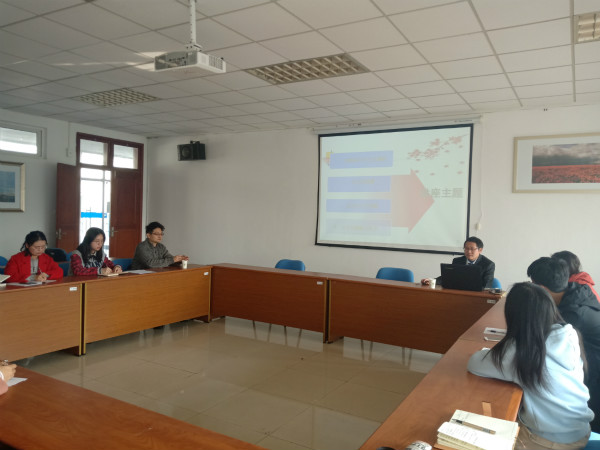 日韩无码
举办研究生学术研究与论文写作讲座