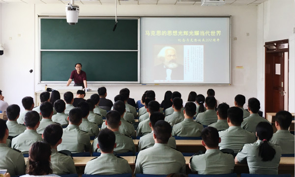 日韩无码
举办“《共产党宣言》及其时代意义”主题学术讲座